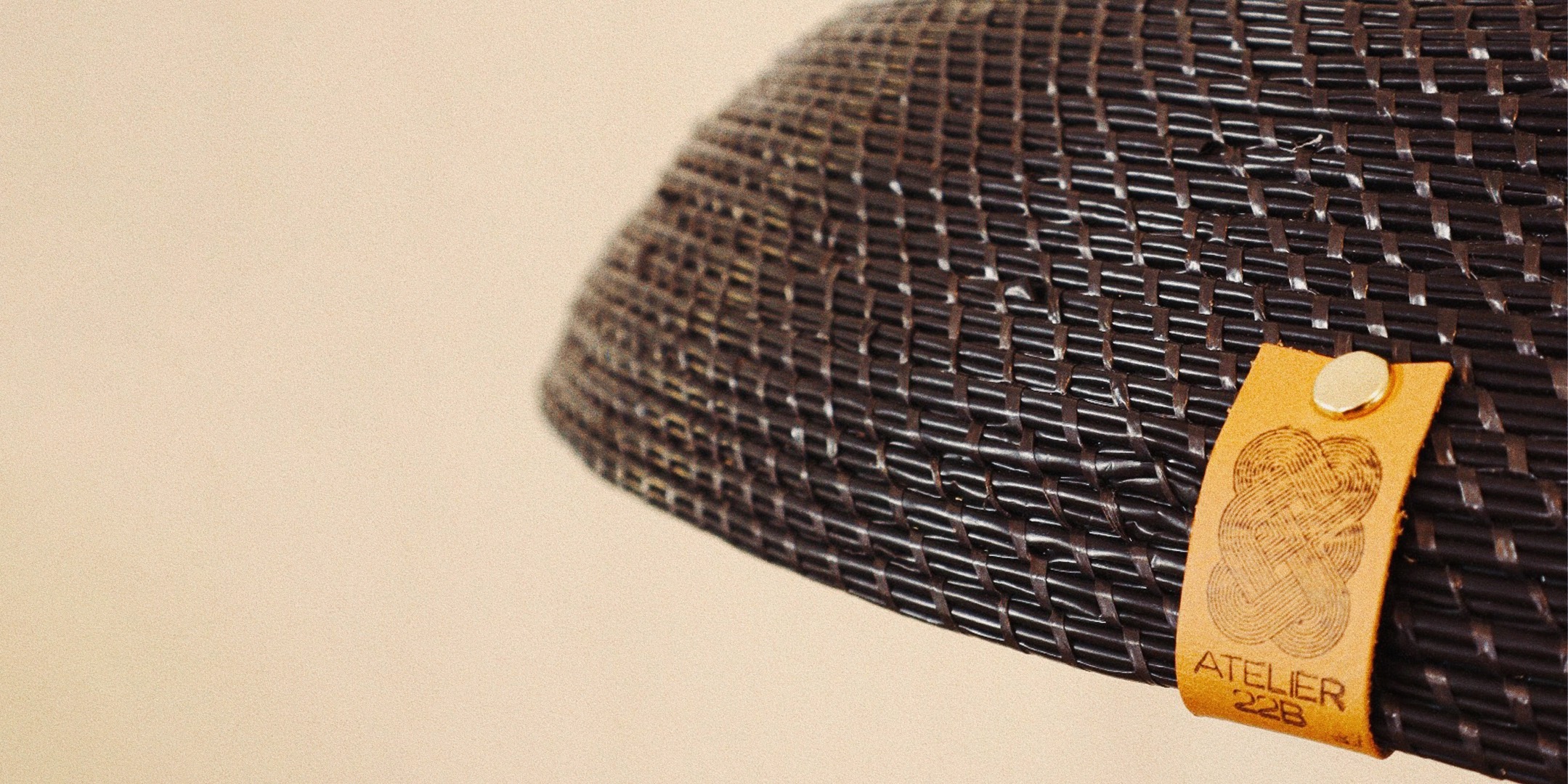 Luminaire A22B branding